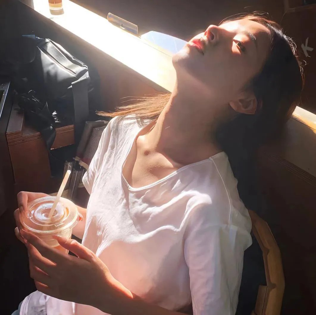 喋血外星人 海报